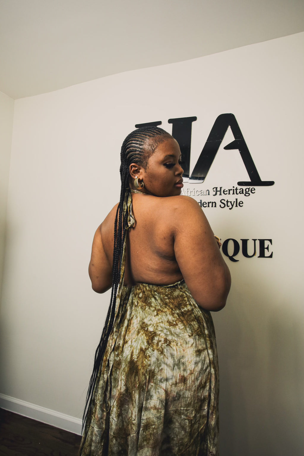 Bella backless gown crepe adire